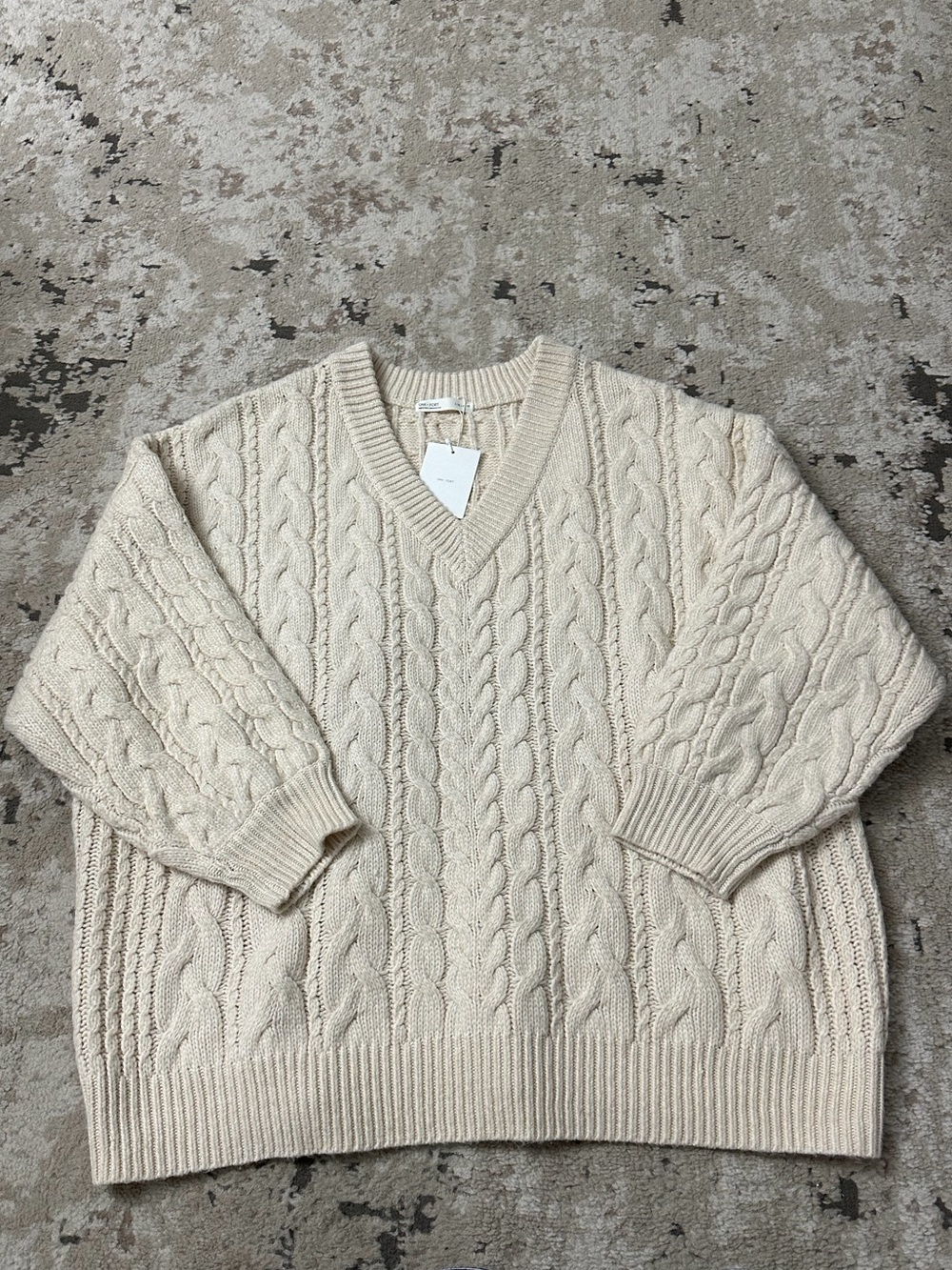 Oak and Fort cream cable knit v-neck sweater Size L